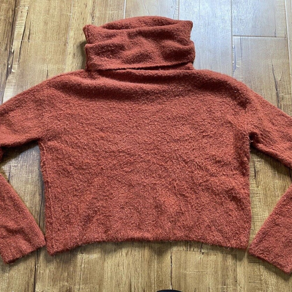 Free People Revolve Women's Large L Burnt‎ Orange Cowl Neck Crop Sweater